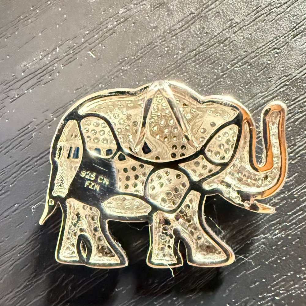 925 Sterling Silver Clear Iced CZ & Blue Sapphire Elephant Pendant - Picture 6 of 9